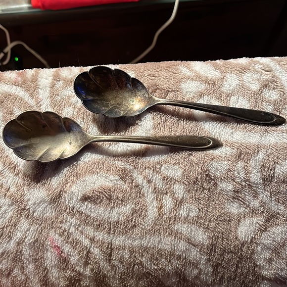 1960’s;spoons;VintageMeriden;Silverplate co.;silver spoons;set of 2 for $75obo - Picture 6 of 12